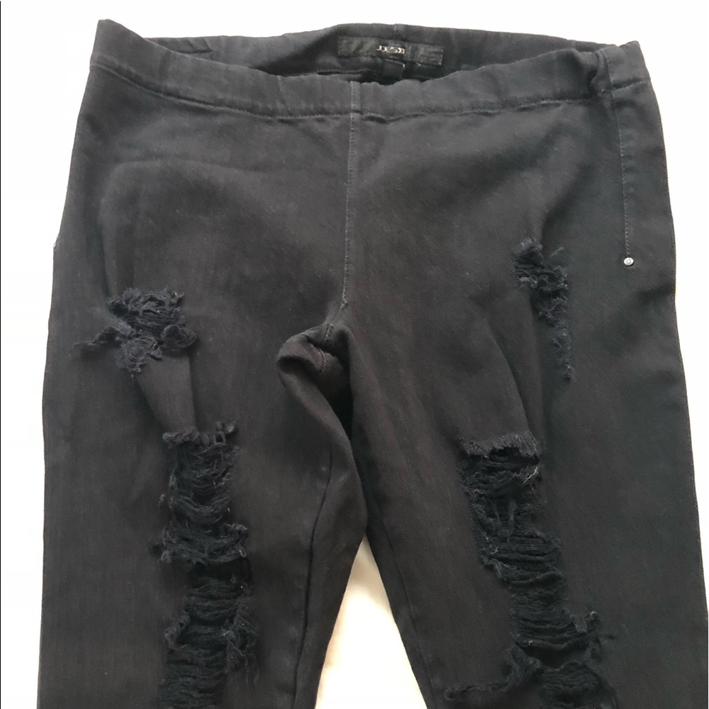Joe’s Jeans, black skinny ripped jegging. Size M.